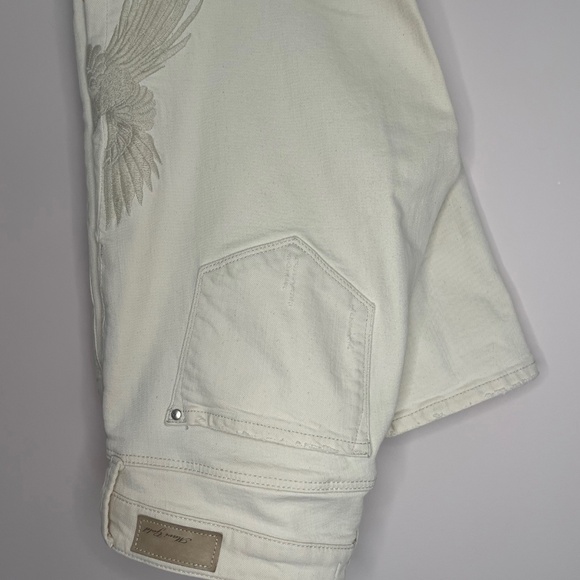 Boyfriend Jeans with Embroidery - Picture 5 of 12